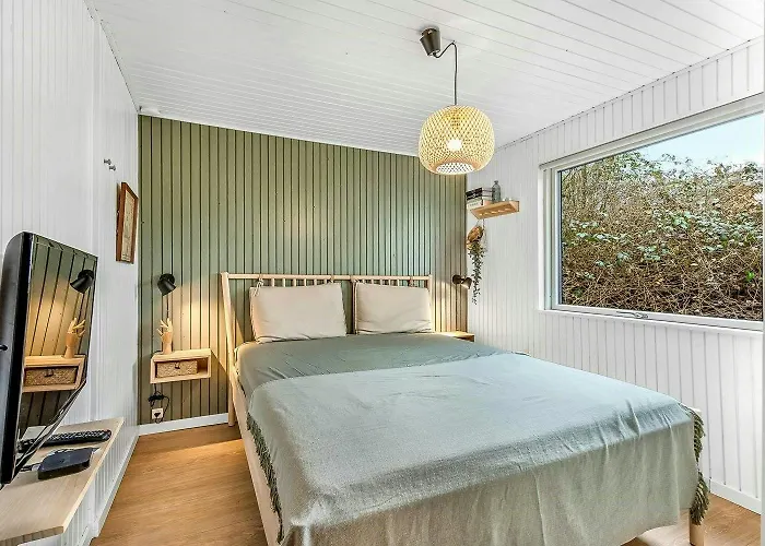 Between Forest And In Prázdninový dům *