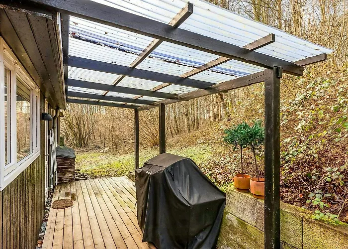 Tatil Evi Between Forest And In